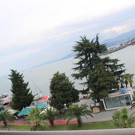 Boutique Hotel 32 Батуми Екстериор снимка