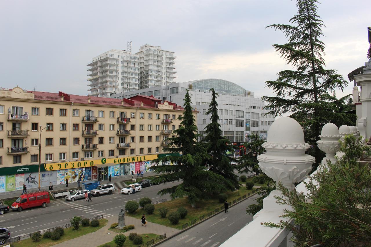Boutique Hotel 32 Батуми Екстериор снимка