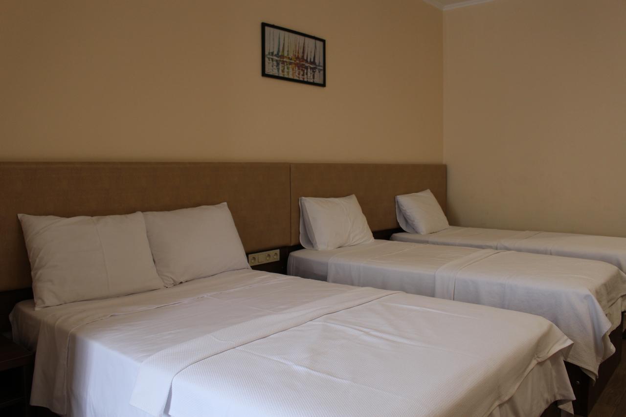 Boutique Hotel 32 Батуми Екстериор снимка